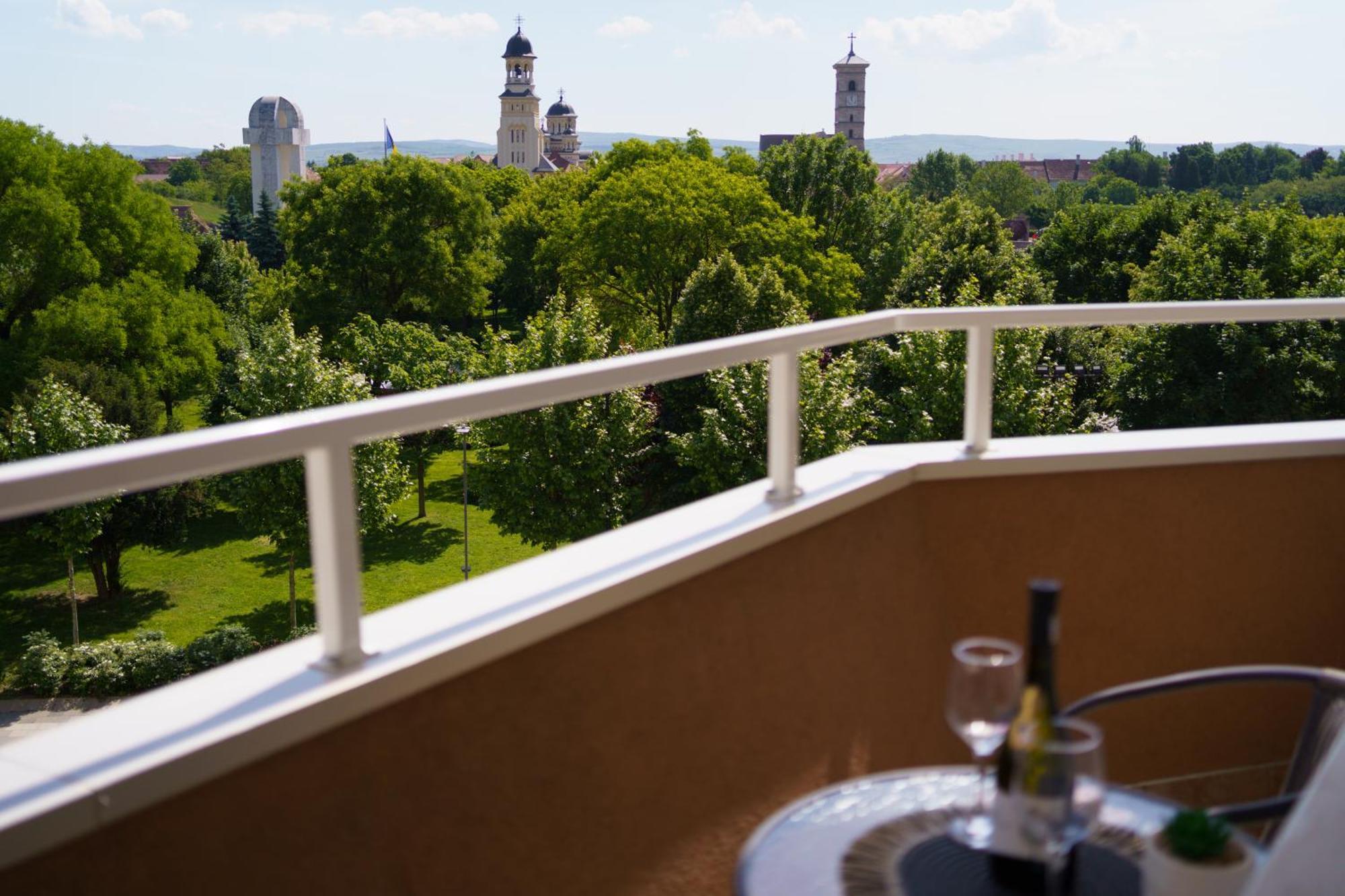 Pasiro Aparthotel Alba Iulia Extérieur photo